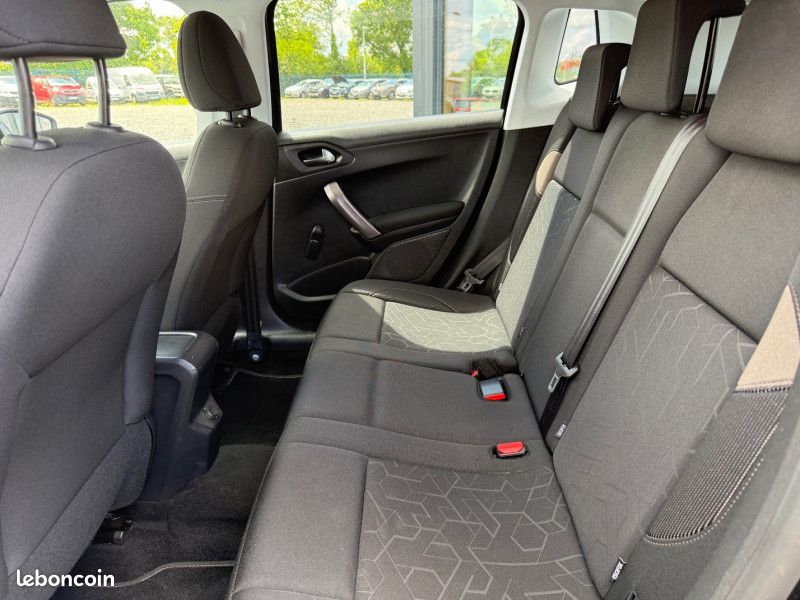 Peugeot 2008 1.2 PURETECH 82CH STYLE (image 6)