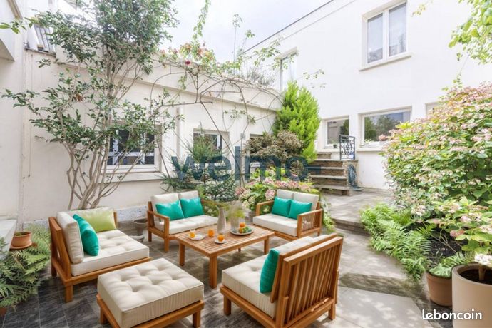 Maison 11 pièces 370 m²