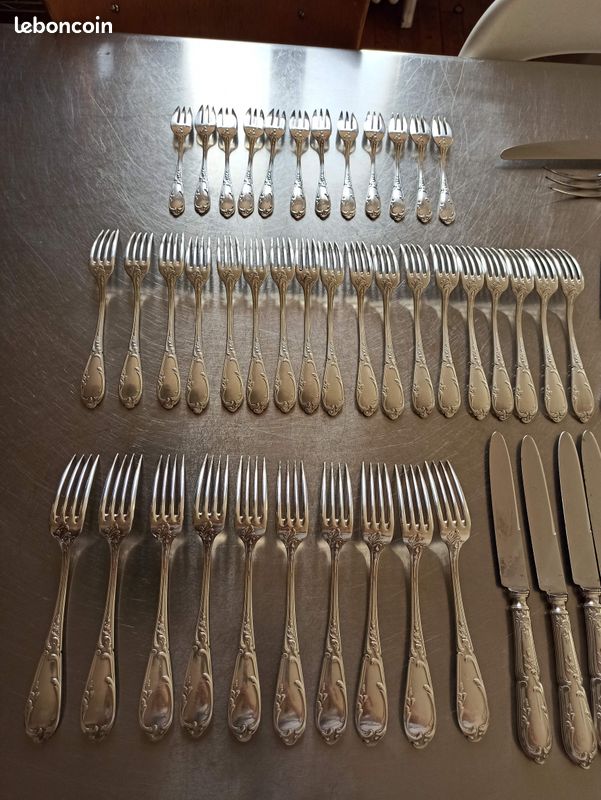 Ménagère 24 Couteaux Maty – Métal Argenté – Poinçonné – Lames SFAN – Occasion
