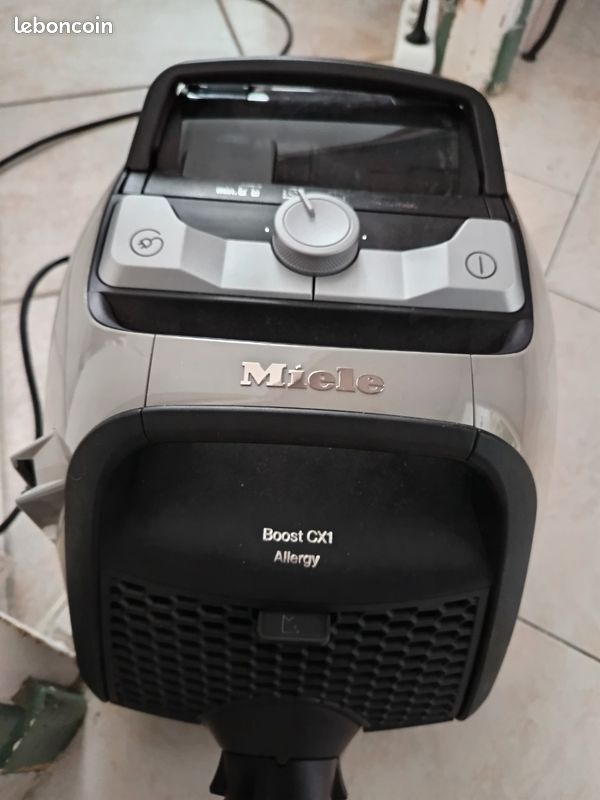 Aspirateur miele neuf Électroménager