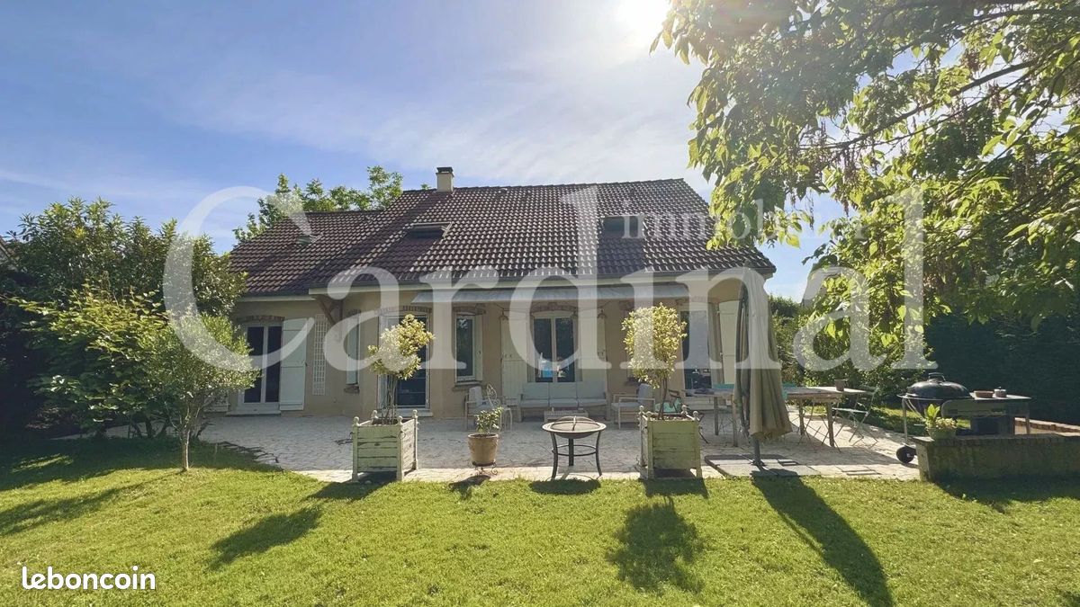 Maison 8 pièces 190 m² · au Chesnay-Rocquencourt · 190 m² · 829 000 €