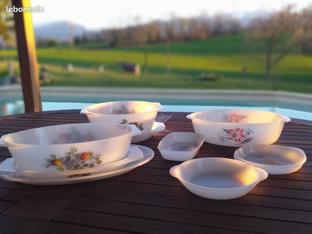 Lot de 8 assiettes à dessert vintage en arcopal motif fleurs multicolores - Arts de la table