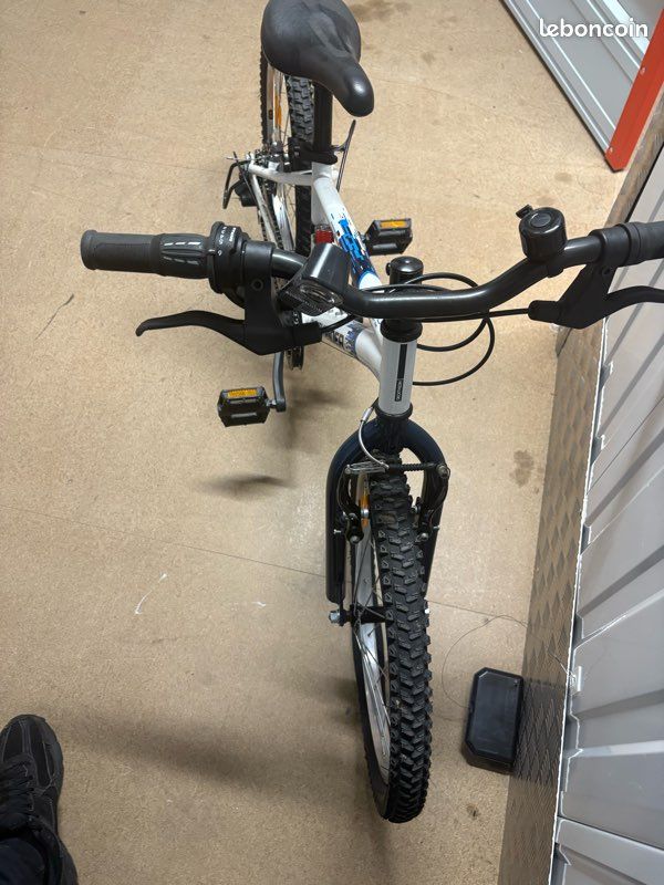 VTT enfant Rockrider ST 120 20 pouces – 6 à 9 ans (image 4)