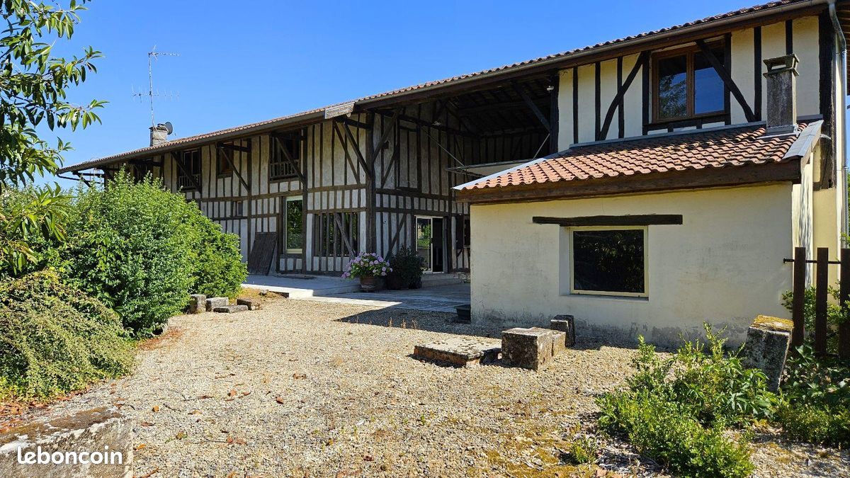 Maison 5 pièces 196 m² · à Favresse · 196 m² · 162 000 €