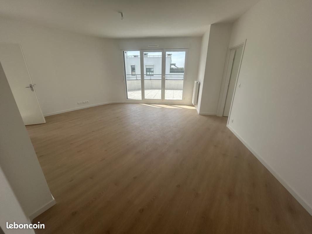 Appartement 5 pièces 95 m² · à Colombes · 95 m² · 1 968 €