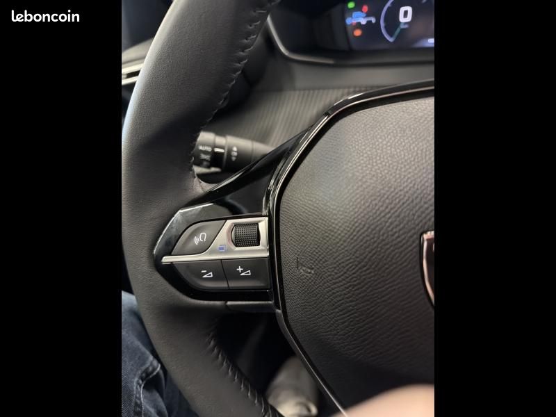 Peugeot 208 1.2 100ch S&S Allure (image 20)