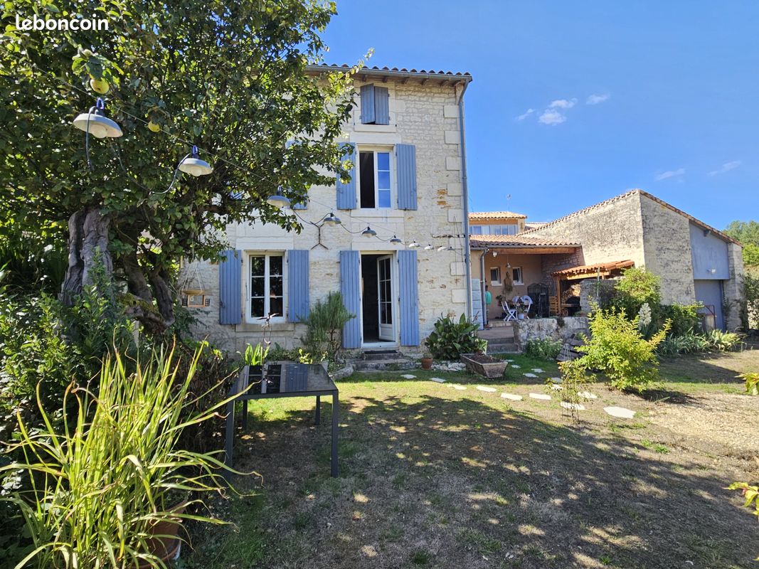 Maison 4 pièces 130 m² · à Sansais · 130 m² · 231 000 €