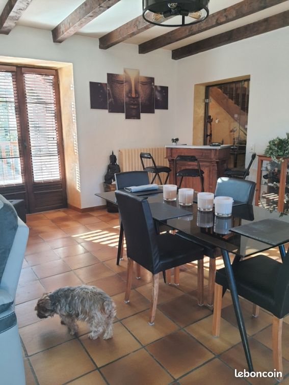 Table moderne avec dalle de verre (image 2)