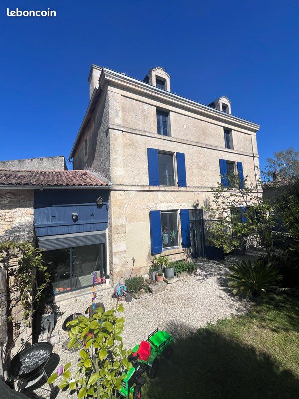 Maison 7 pièces 230 m² · à Sainte-Eanne · 230 m² · 250 000 €