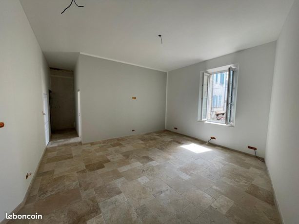 Immeuble 104 m² LE LUC