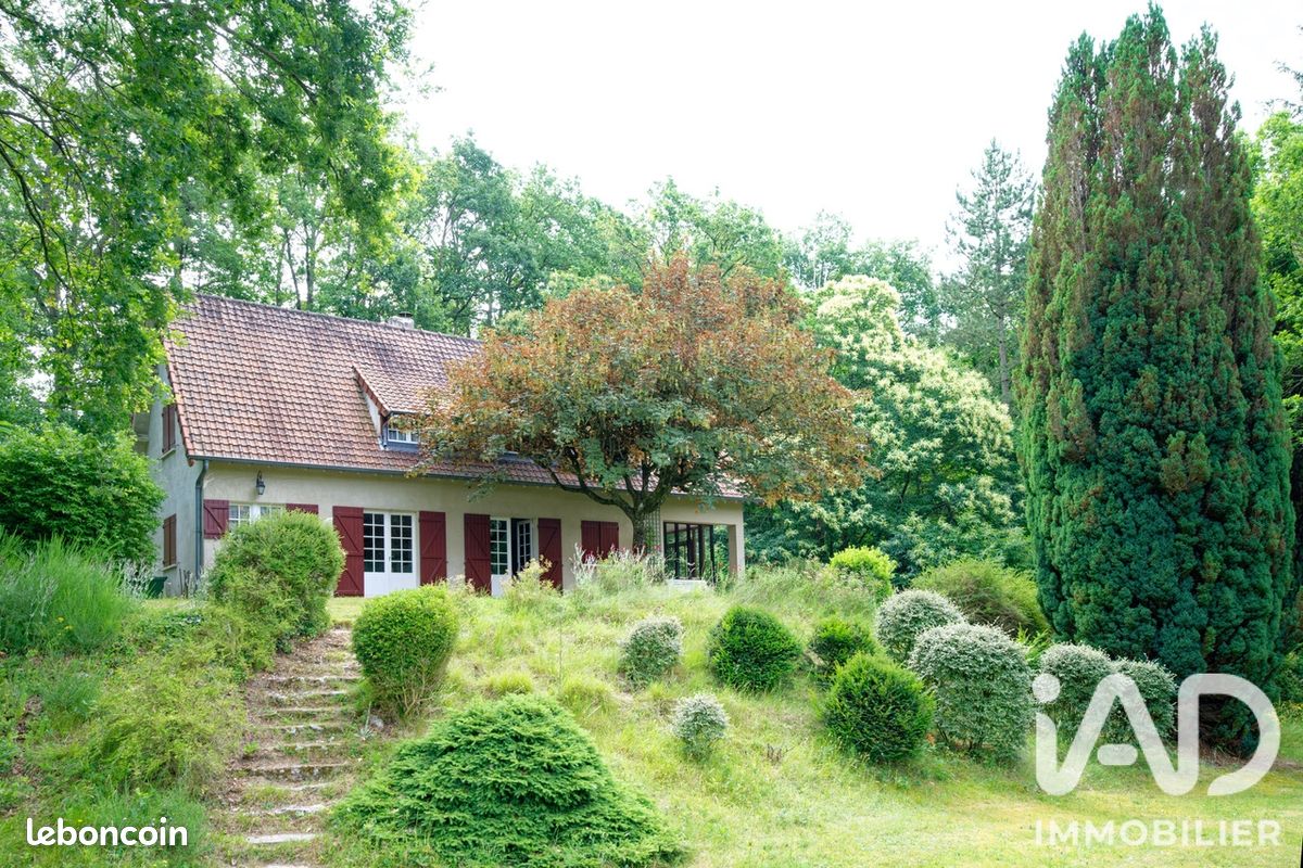 Maison 9 pièces 181 m² · à Saint-Rémy-l'Honoré · 181 m² · 890 000 €