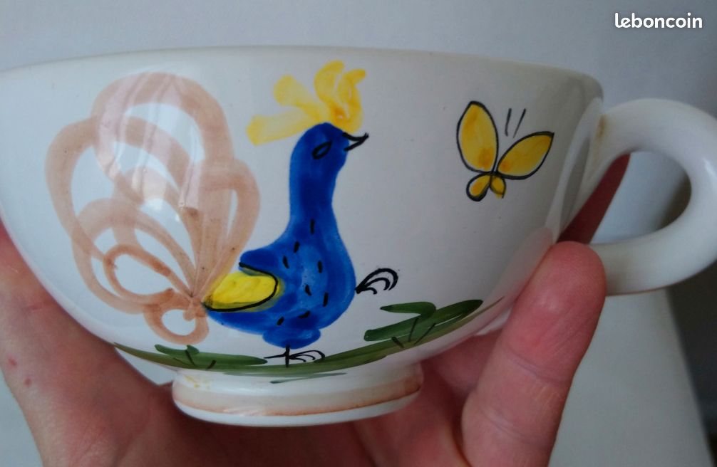 Joli Tasse et soucoupe d'artisan Vendéen LR, décor Coq et papillon, peint à la main, en céramique (image 6)