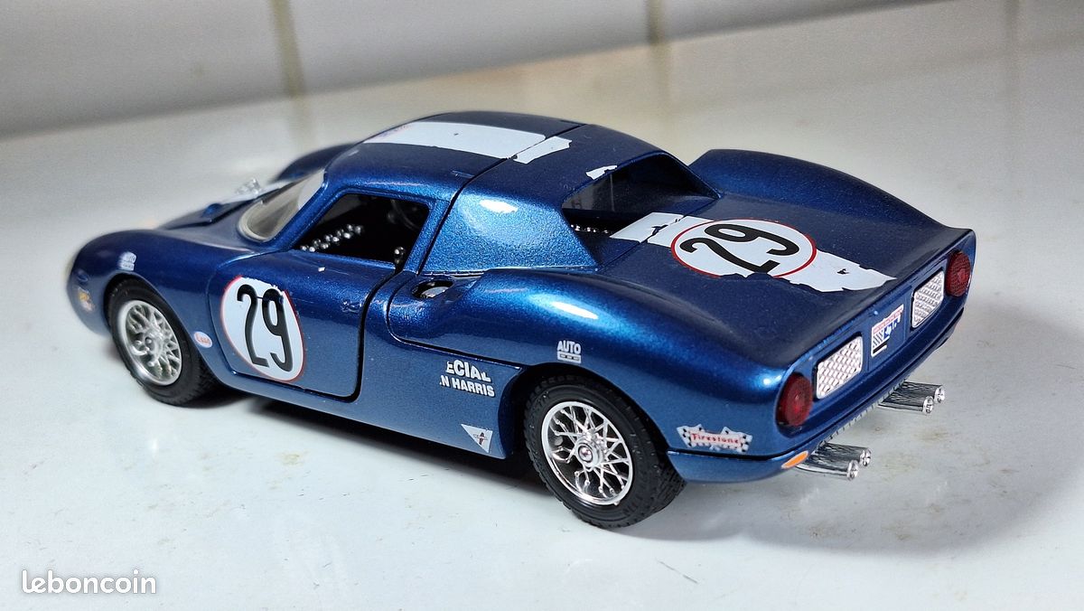 Burago Ferrari 250 Le Mans 1965 Echelle 1:18 Voiture Miniature - Rouge (3033) | Achetez sur