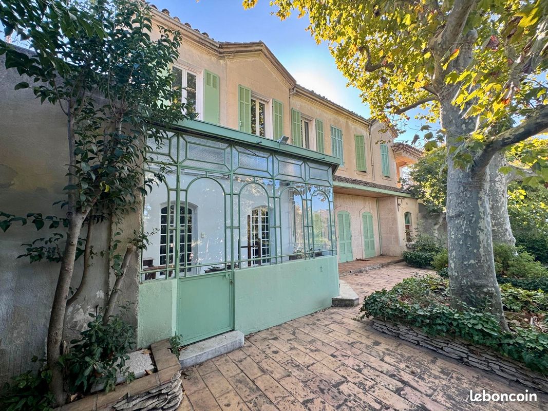 Maison 10 pièces 285 m² · à Marseille · 285 m² · 1 900 000 €