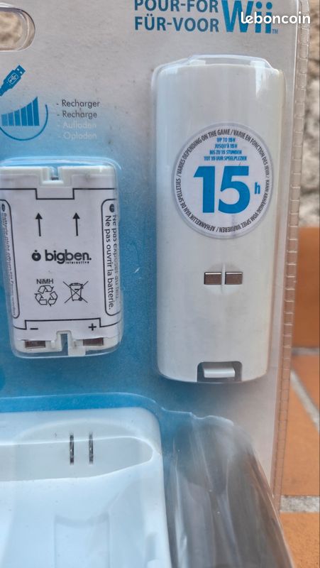 Chargeur double Bigben pour manettes Wii remote (image 4)
