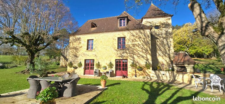 Maison 10 pièces 245 m²