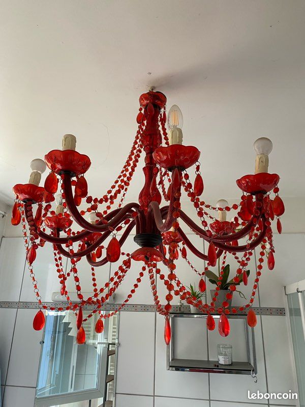 Lustre rouge (image 2)