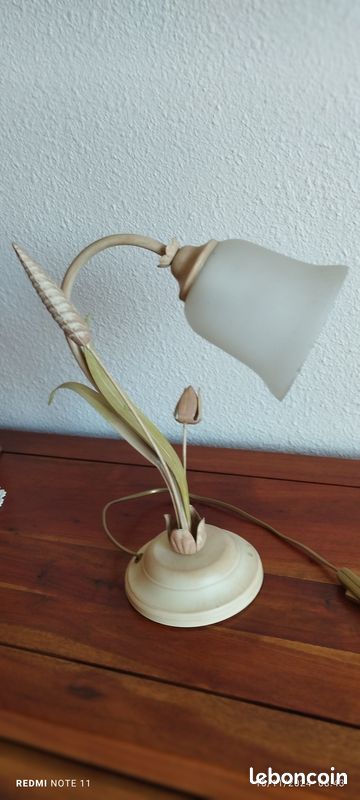 Lampe à poser pied tulipe Erzeugnis vintage | Selency
