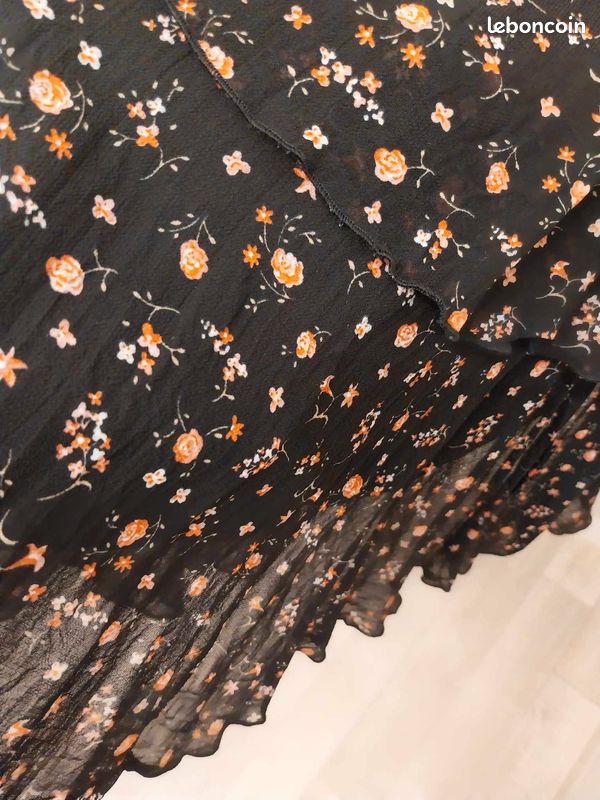 Robe noire a petites fleurs T42/44 (image 4)