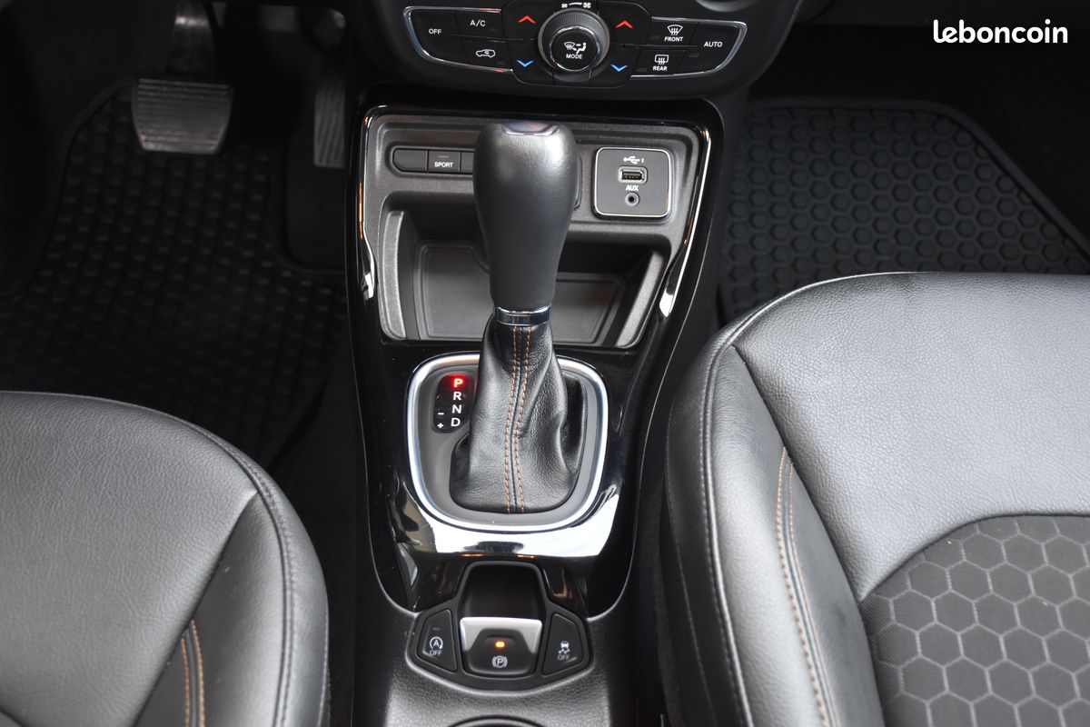 Jeep Compass Limited BVA • 22 000 km • 1ère Main • Pack Hiver (image 12)