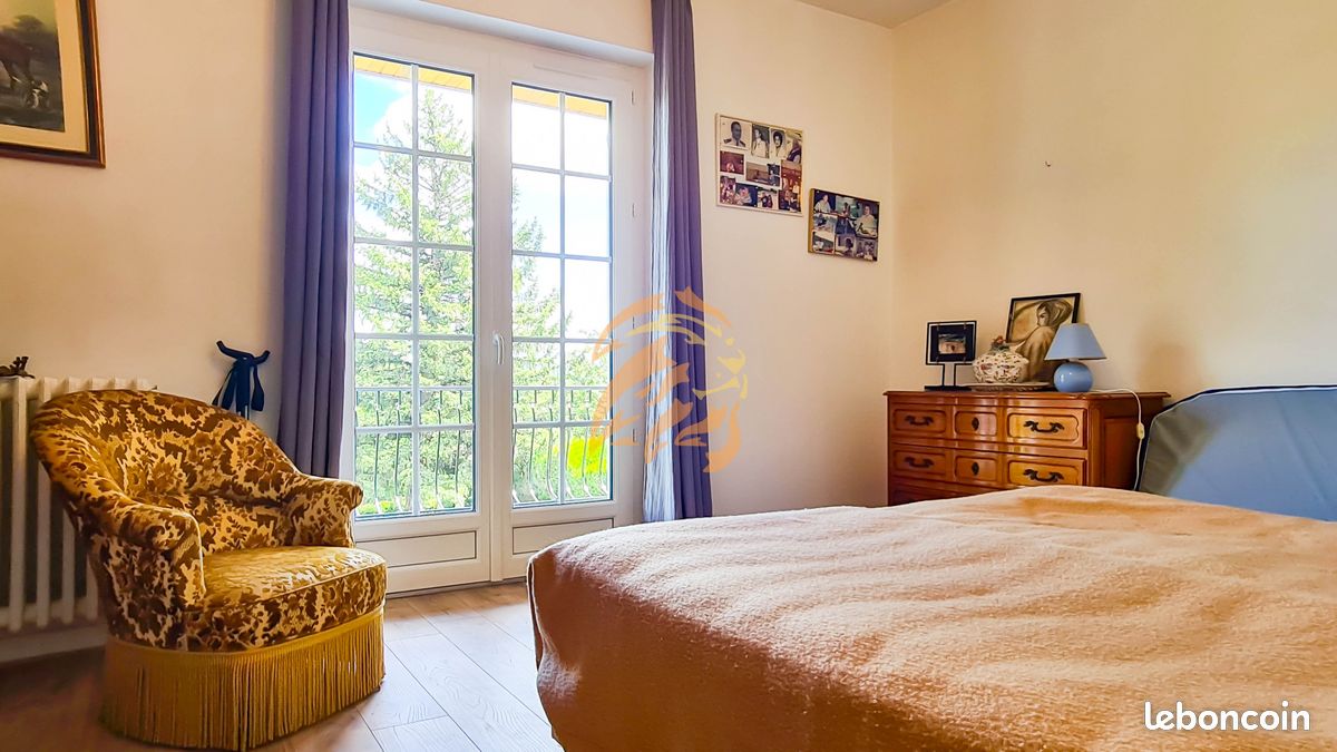 Maison 12 pièces 197 m² - Magnac-sur-Touvre 16600 (image principale 9)