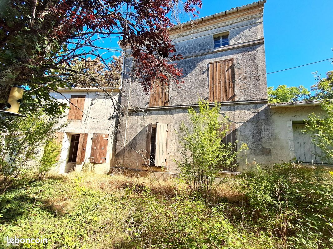 Maison 6 pièces 190 m² · à Siecq · 190 m² · 86 000 €