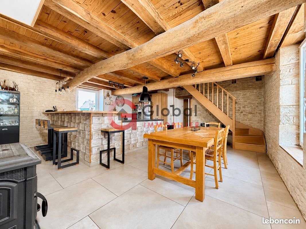Maison 7 pièces 193 m² · à La Ronde · 193 m² · 335 000 €