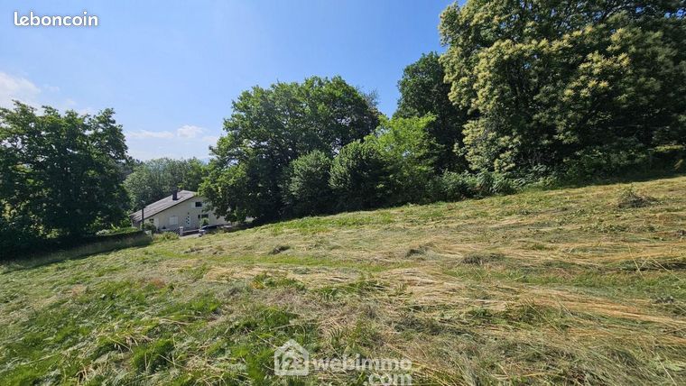 Terrain 1 600 m² Nay