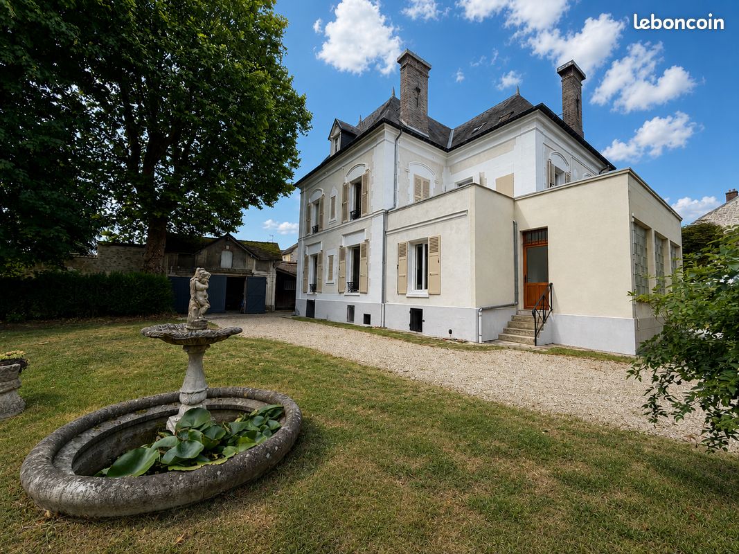 Maison 8 pièces 293 m² · à Luzarches · 293 m² · 2 990 €/mois