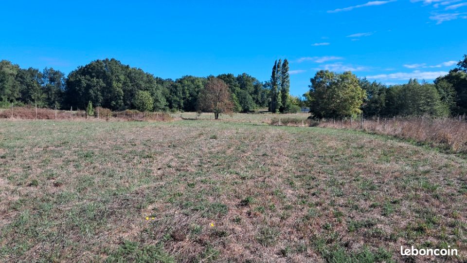 Terrain 5 172 m² Chamouillac · 39 000 €