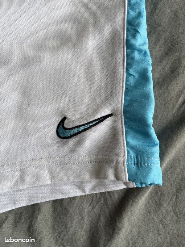 Short Nike blanc et bleu taille S (image 3)