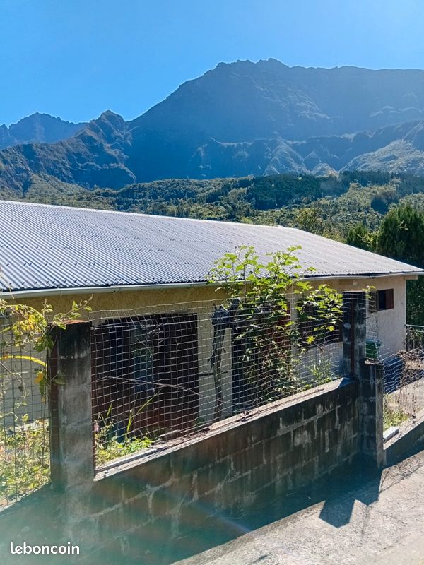 Maison 4 pièces 107 m² · à Cilaos · 107 m² · 240 000 €