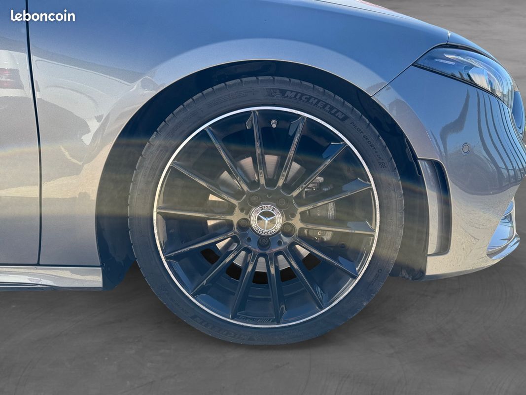 MERCEDES CLASSE A 200 D AMG LINE 8G-DCT Premium + CarPlay Caméra AR Radar AV/AR Toit Ouvrant Garantie 12 mois (image 16)