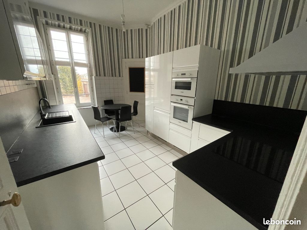 Appartement 5 pièces 176 m² · à Nancy · 176 m² · 1 800 €/mois