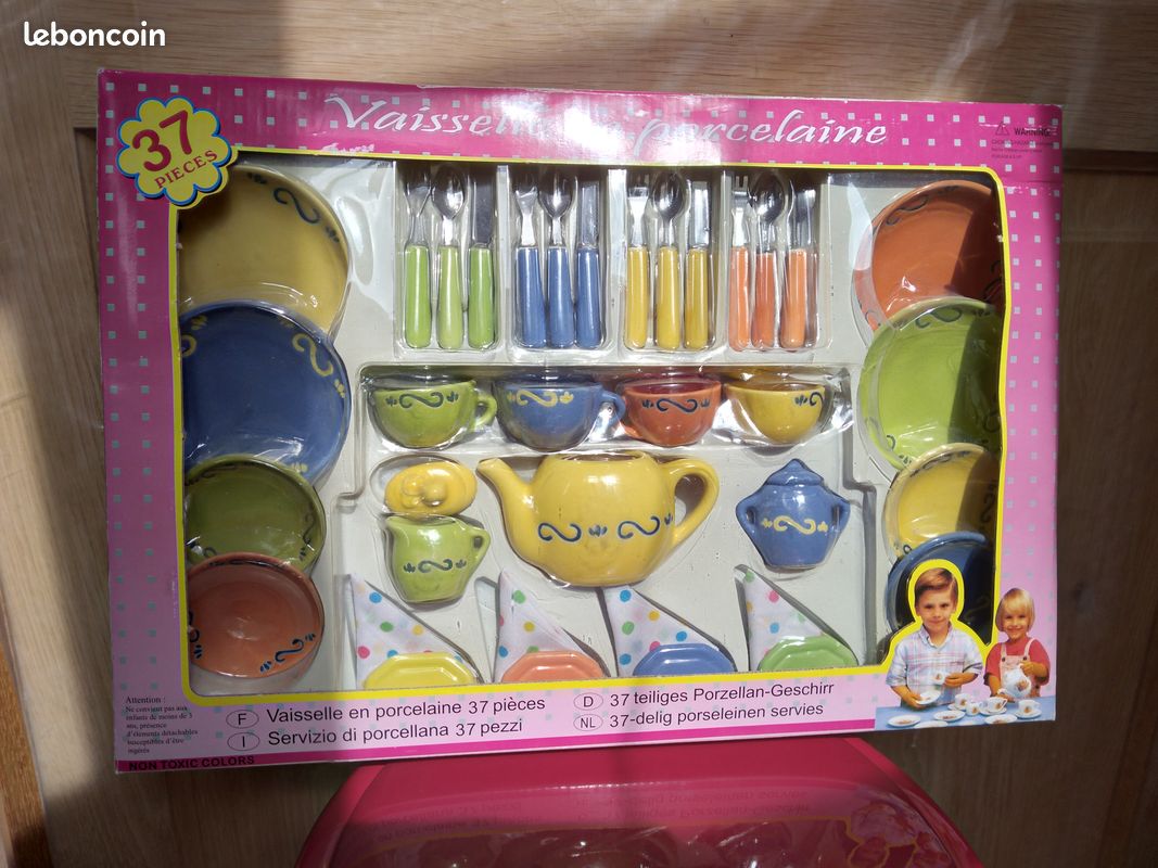 Dinette en porcelaine neuve (image 4)