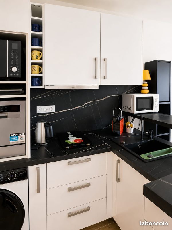 Appartement 2 pièces 32 m² · à Saint-Cyr-sur-Mer · 32 m² · 800 €/mois