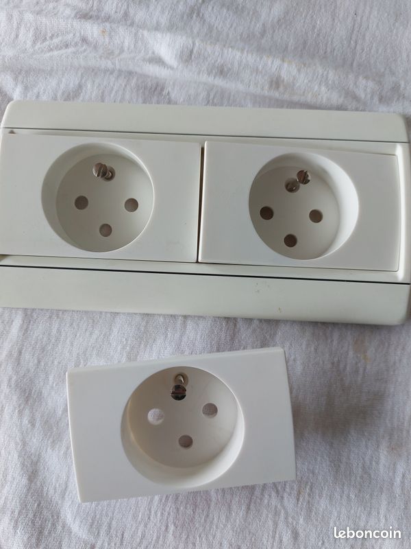 Prises electriques (image 1)