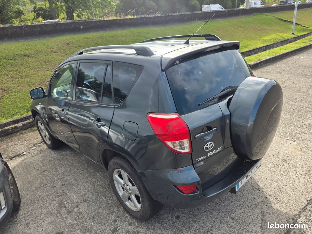 Vend Toyota rav 4 diesel roule tout le jours boîte de vitesse manuelle contrôle technique OK prix 5300. Tel. 681011 (image 4)