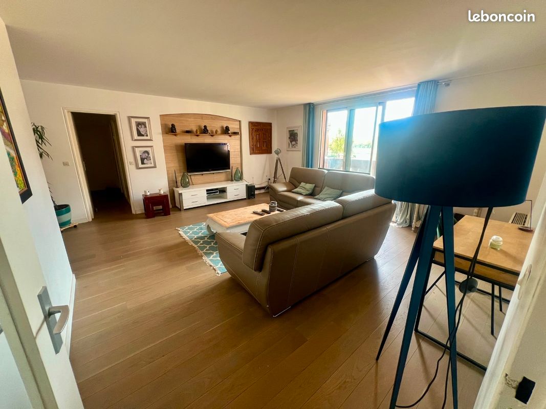 Appartement 6 pièces 100 m² · à Montigny-le-Bretonneux · 100 m² · 368 000 €