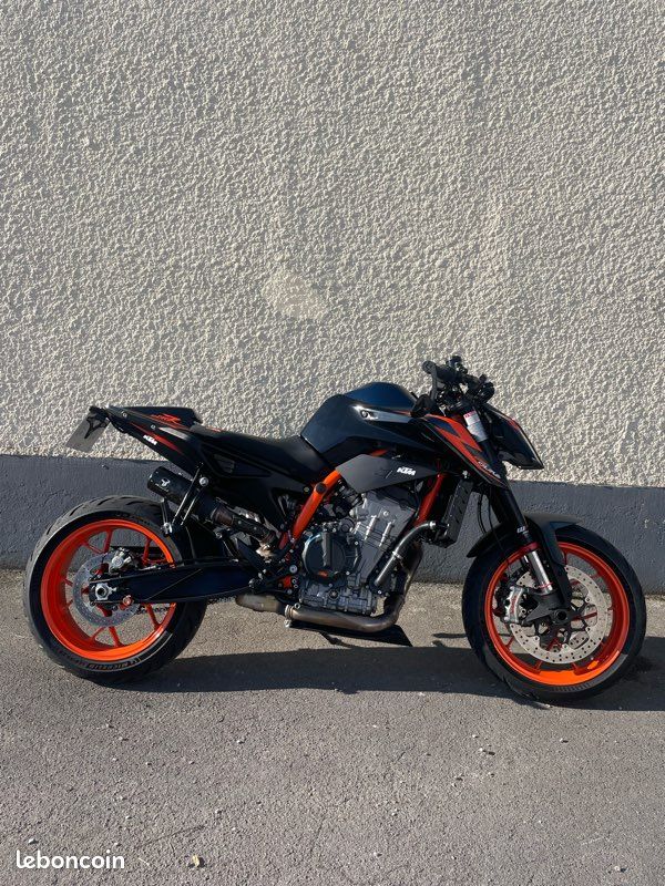 Dude 890 R KTM 890 DUKE R 2024 / suivie complet / moto équipée - Motos