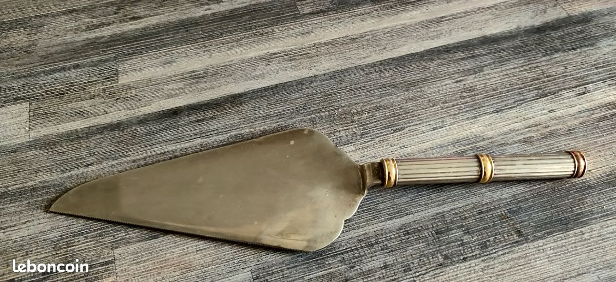 Pelle a tarte métal argenté et dire 6 euros (image 2)