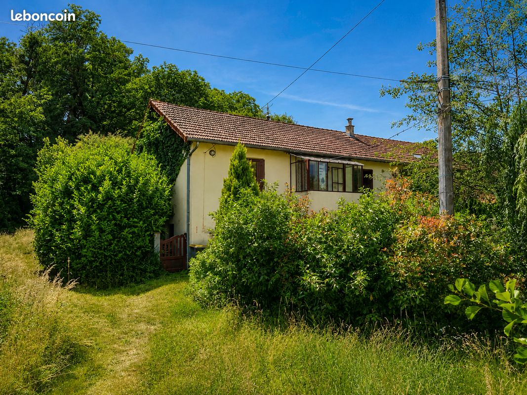 Maison 6 pièces 200 m² · à Saint-Germain-des-Fossés · 200 m² · 157 000 €