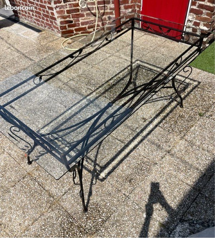 Table en verre (image 1)