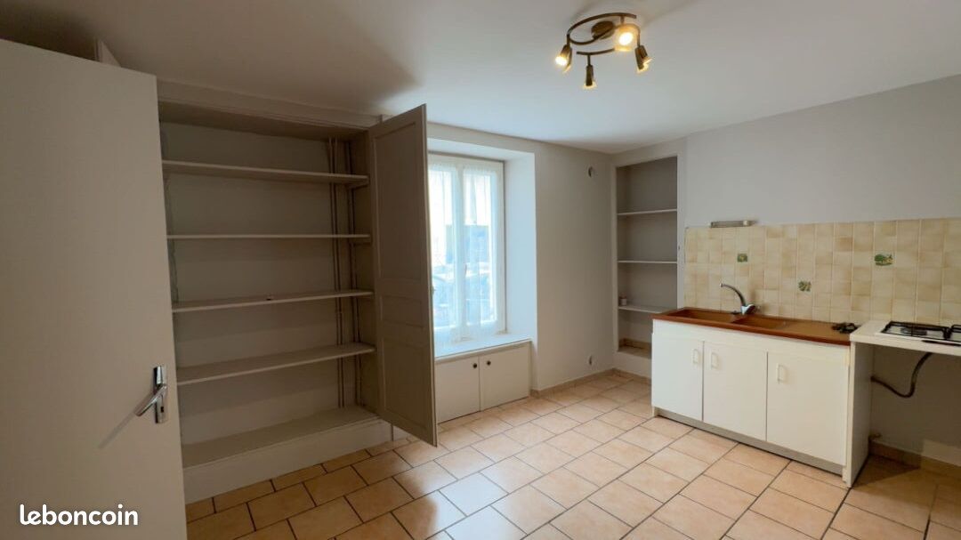 Maison 5 pièces 94 m² · à Issoudun · 94 m² · 650 €