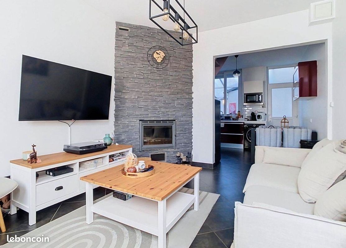 Maison 3 pièces 90 m² · à Lyon · 90 m² · 820 €