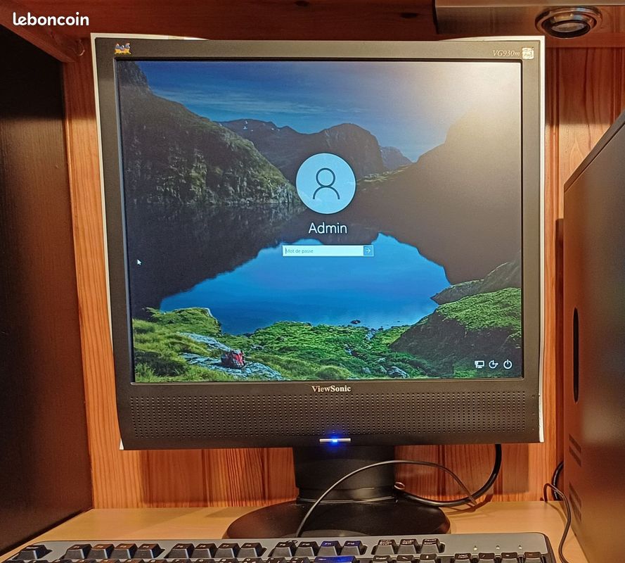 Ecran LCD Viewsonic VG930M (image 1)