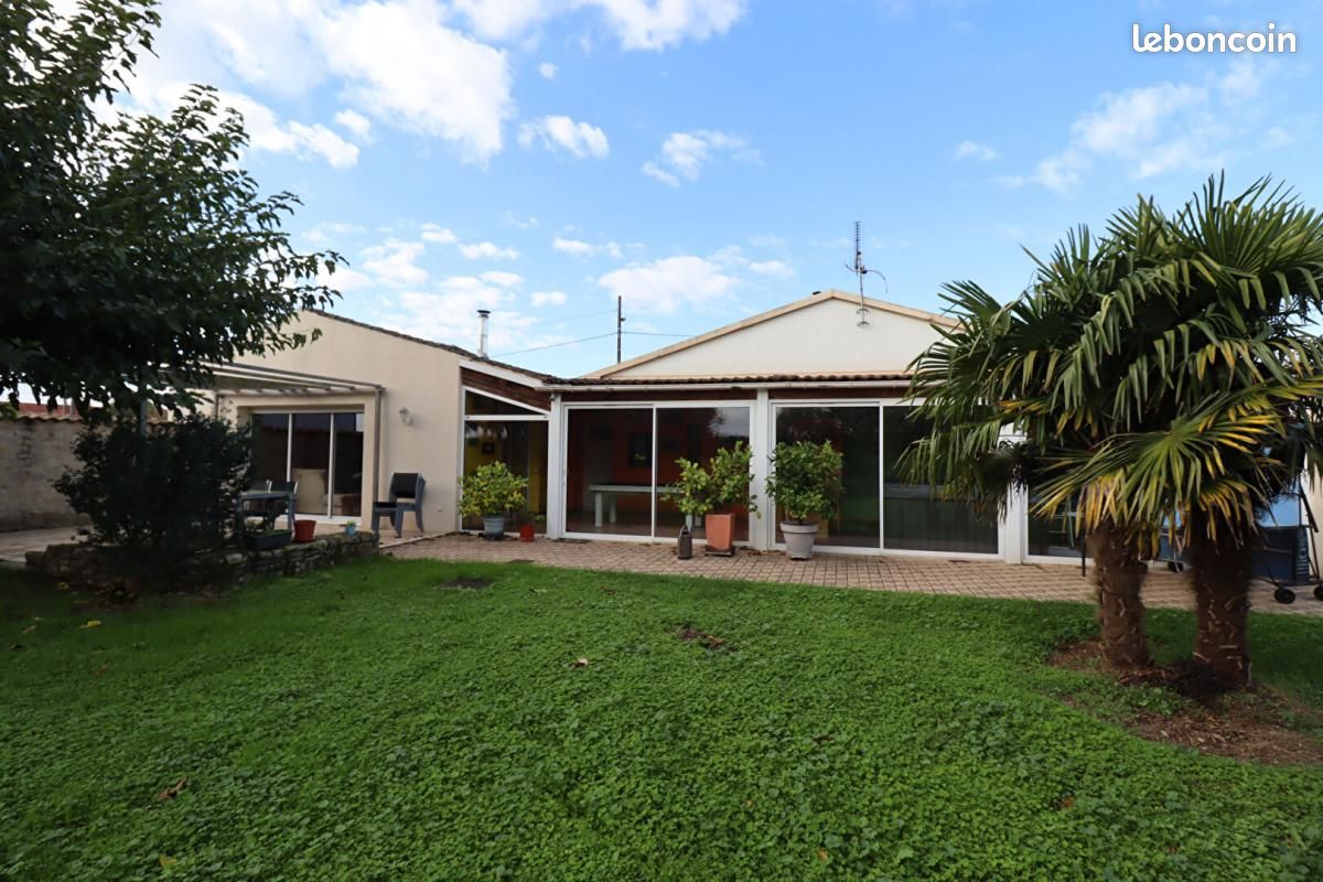Maison 6 pièces 195 m² - Val-du-Mignon 79210 (image principale 0)