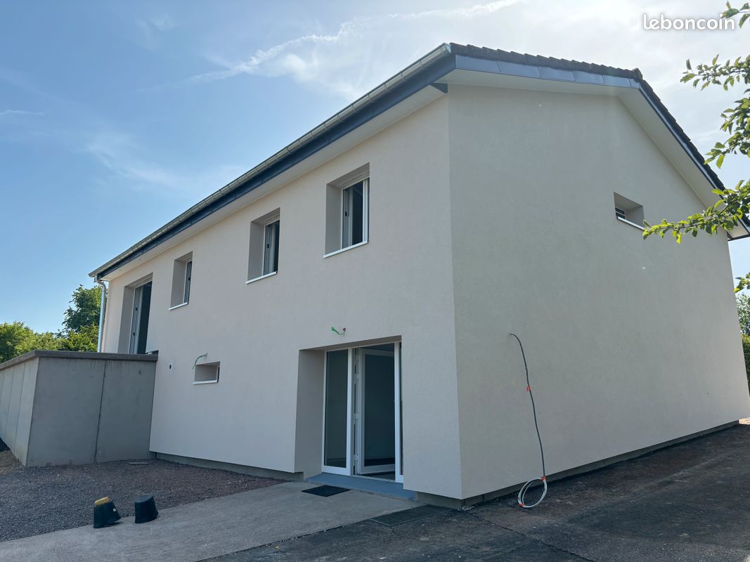 Maison 5 pièces 180 m² · à Doncières · 180 m² · 995 €/mois