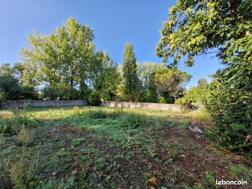 Terrain 850 m² Lege (image 1)