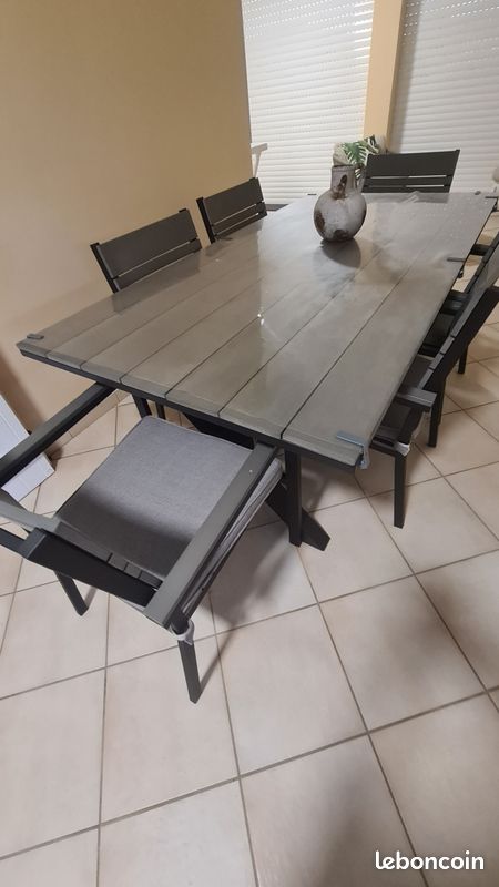 Table et 6 chaises (image 1)